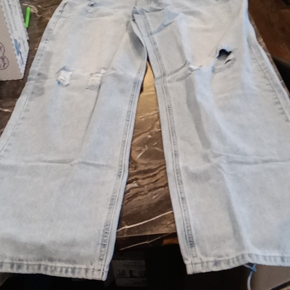 Jeans - Picture 2 of 4